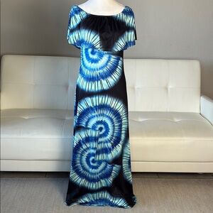 Stunning Eye-Catching Vibrant Spiral Maxi Dress